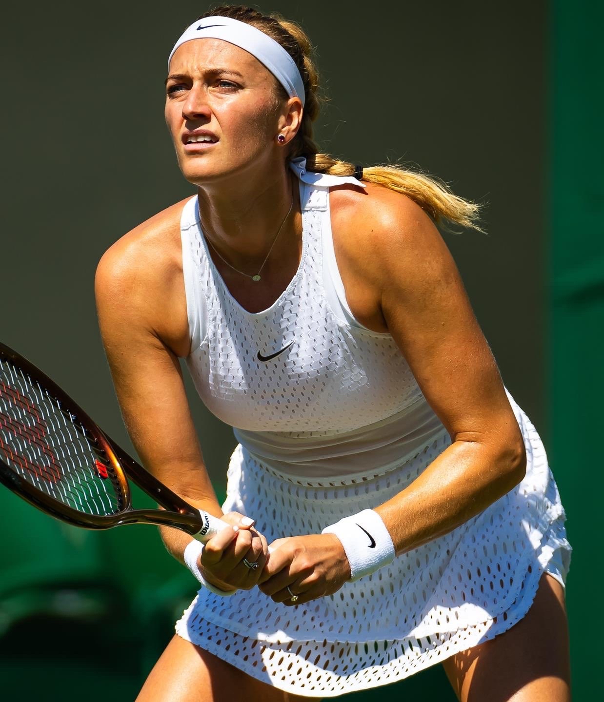 九游体育-科维托娃重返赛场，领先优势明显首场状态出色，公牛观众沸腾！引发球迷热议-九游体育