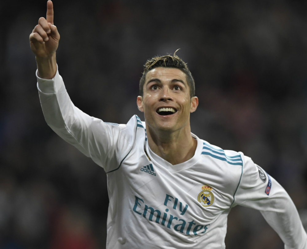 皇家马德里迎国王杯关键赛,冲刺阶段强势反弹,气氛紧张,球队文化再被提及 皇家马德里迎国王杯关键赛,冲刺阶段强势反弹,气氛紧张,球队文化再被提及